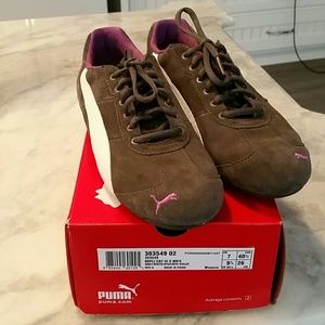 Women's athletic shoes
